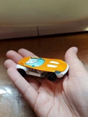 2013 Matchbox Whiplash Racecar